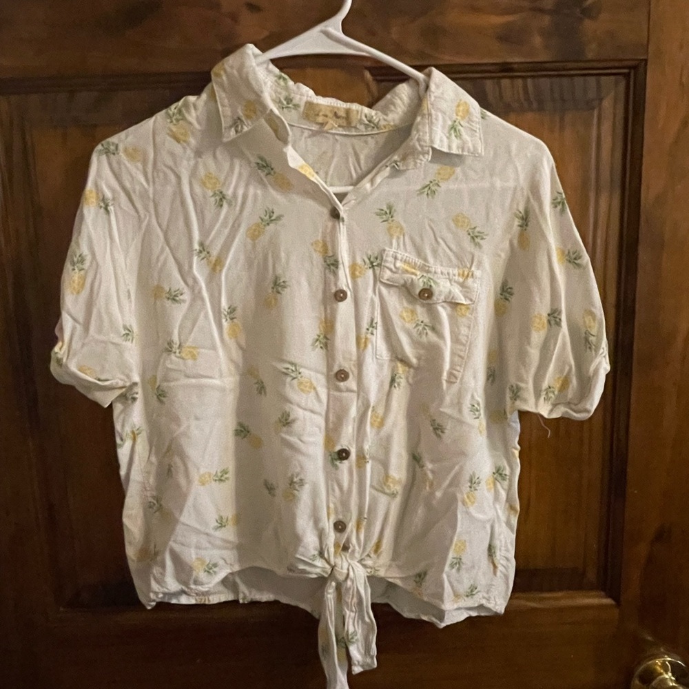 ✨Pineapple Button Down✨